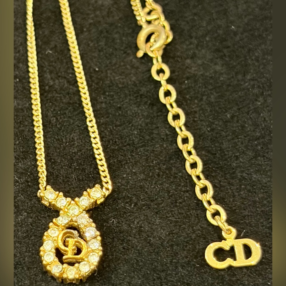 Vintage DIOR Necklace CD Logo Gold-Tone W/Rhinestones. Newly cleaned & Sanitized - Picture 10 of 12